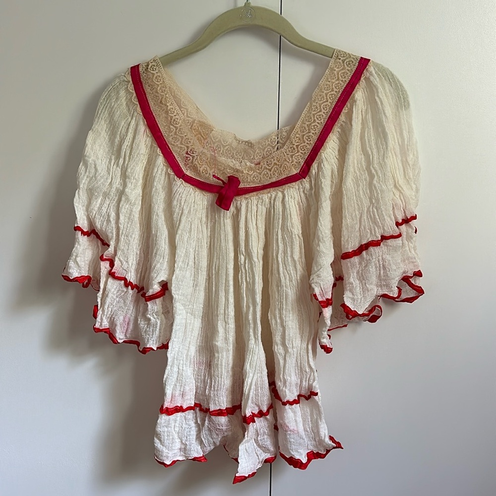 Vintage Pink & Red Trim w/Lace collar Crepe Top